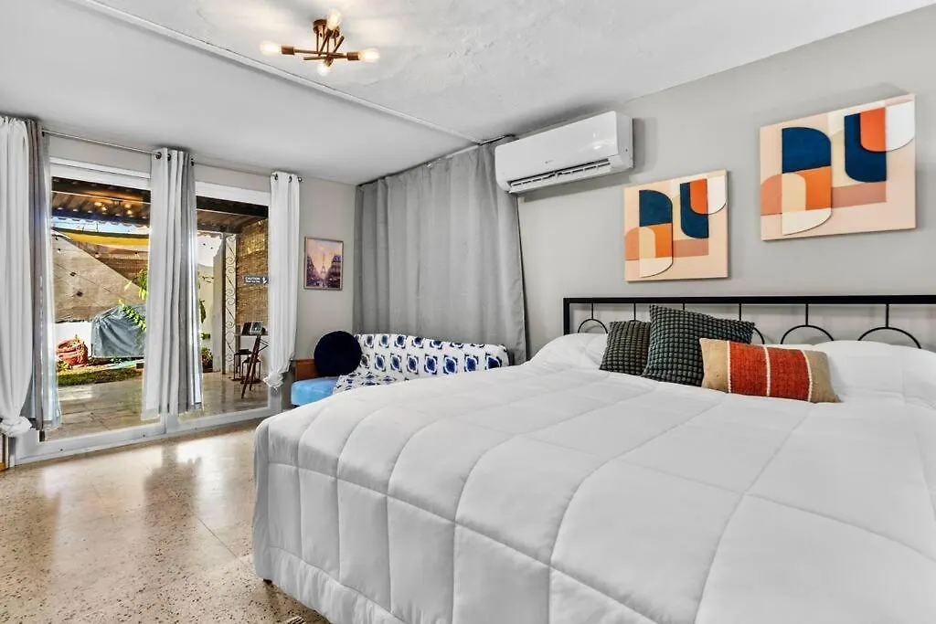 Luxury 4Br For 14-& Jacuzzi 6 Min Beach & Airport サンジョアン ヴィラ