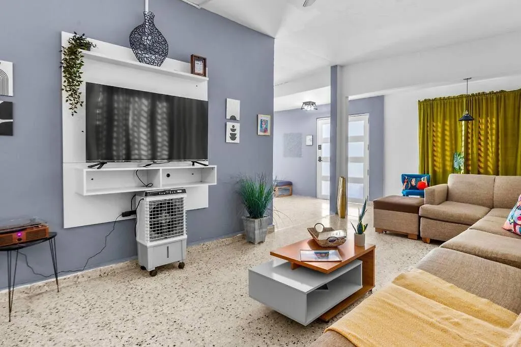 Luxury 4Br For 14-& Jacuzzi 6 Min Beach & Airport サンジョアン ヴィラ